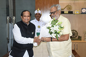 Hon'ble Speaker, Odisha Legislative Assembly, paid a courtesy call on Hon'ble Governor Prof. Ganeshi Lal at Lok Bhavan on 14.11.2019.